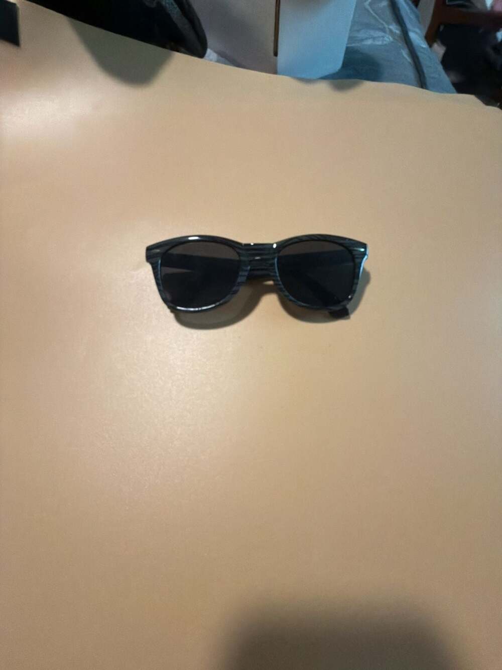 Vista Bianca Heather Gray Wood Grain Sunglasses